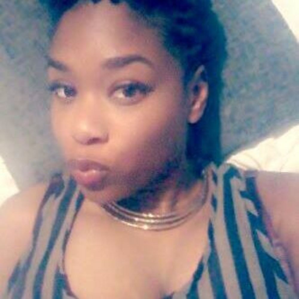 Meet your Posher, Nayome